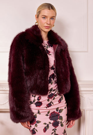 Short Faux Fur Coat with Zip in Plum